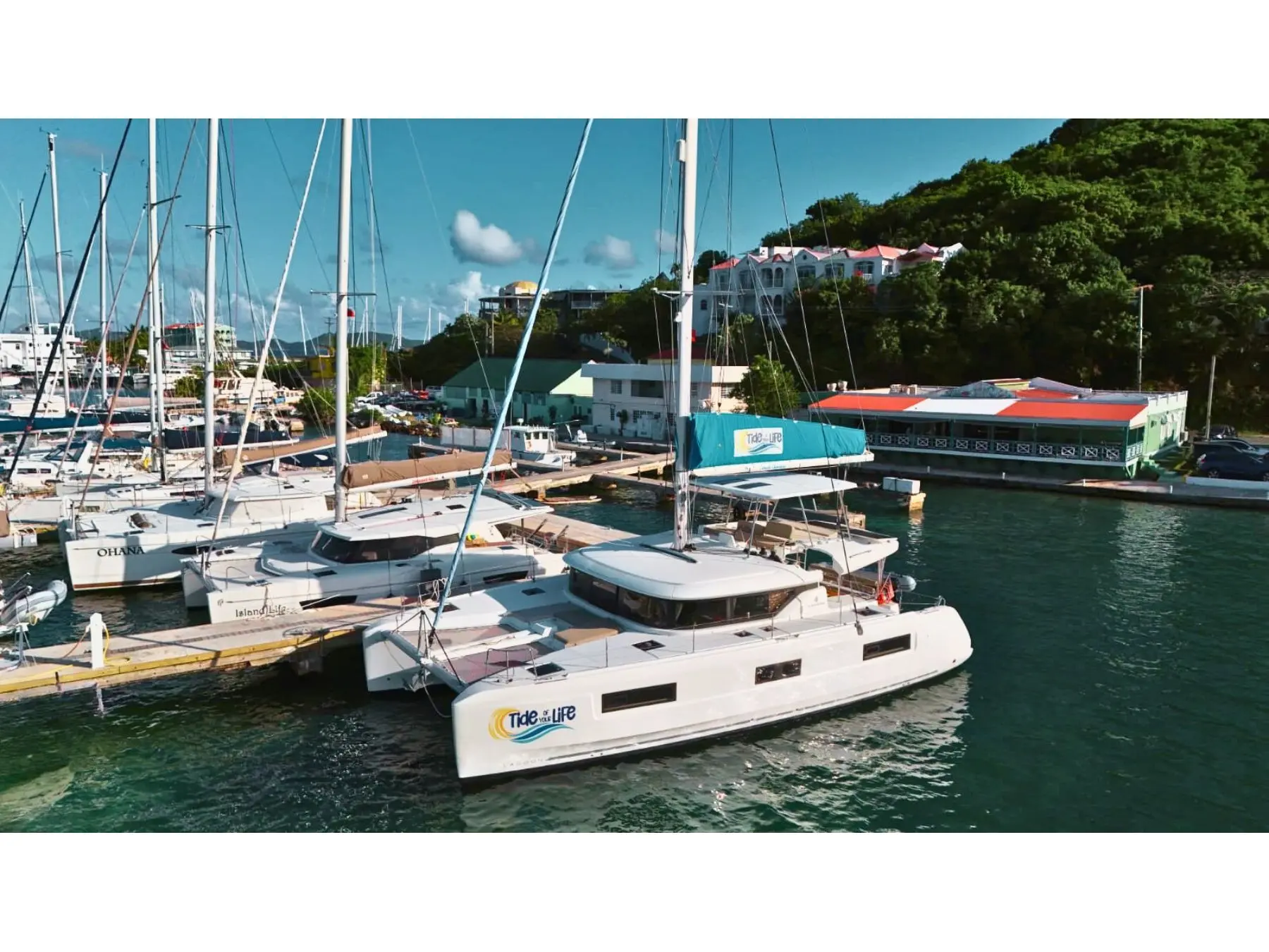 Tide of your life, Lagoon 46 sailing catamaran charter
