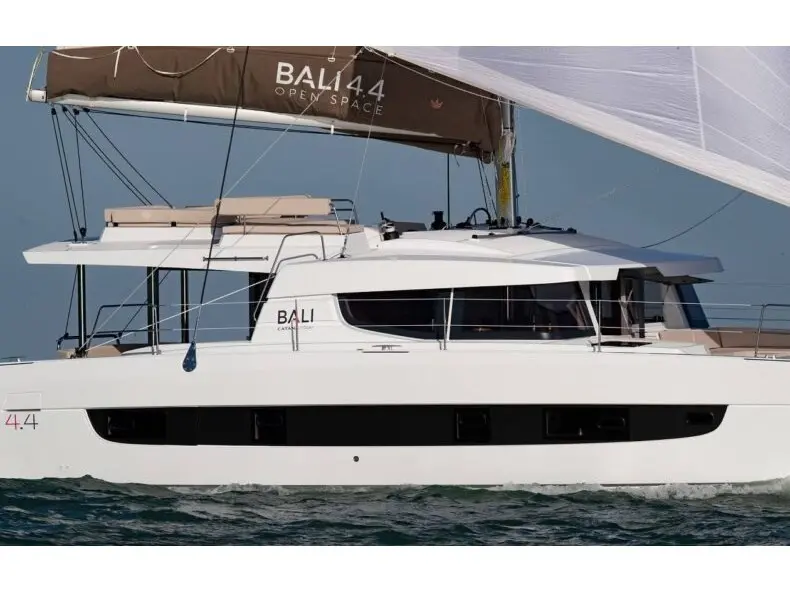 Nanann, Bali 4.4 sailing catamaran charter
