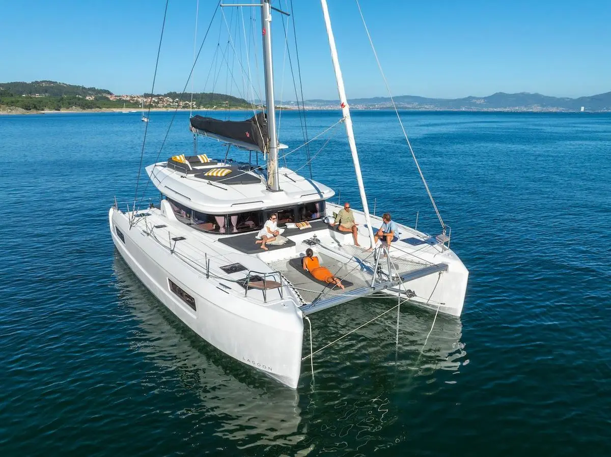 Har Bar, Lagoon 43 (Owners Version) sailing catamaran charter