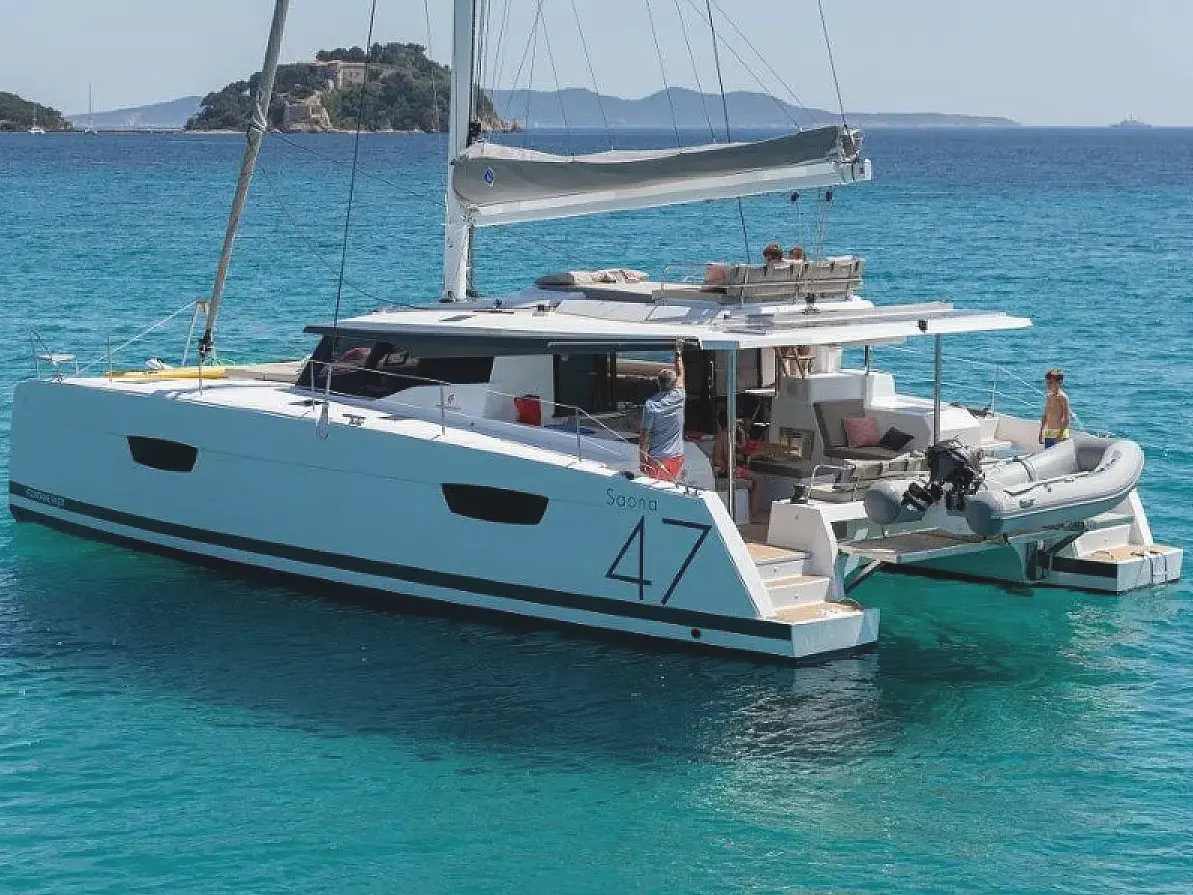 Parrot Ice, Fountaine Pajot Saona 47 sailing catamaran charter